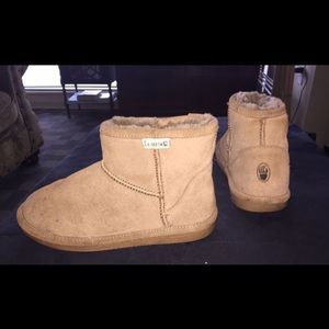 Cozy Women's Bearpaw Winter Boots